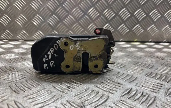 Chrysler Voyager Front door lock