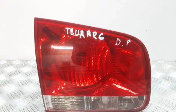 Volkswagen Touareg I Tailgate rear/tail lights 7L6945093J10S
