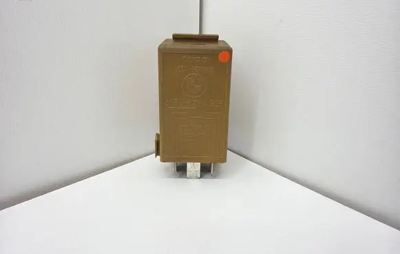 BMW 5 E60 E61 Window control relay V23141B3001X15 61368384505