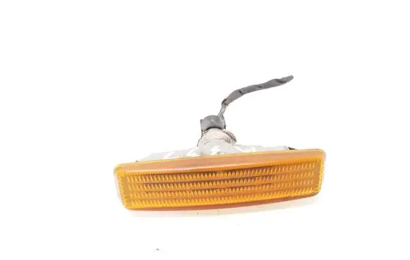 BMW 5 E39 Front fender indicator light 8360589
