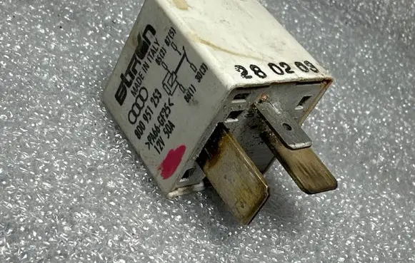 Audi Q7 4L Other relay 8D0951253