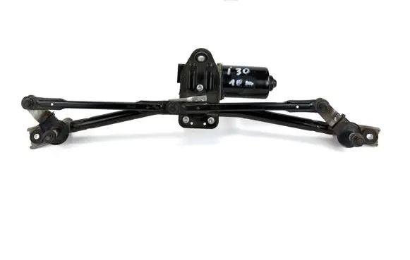 Hyundai i30 Front wiper linkage and motor 981002L000