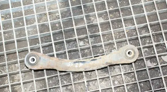 Land Rover Discovery 3 - LR3 Rear upper control arm/wishbone