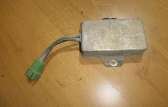 Mitsubishi Galant Glow plug pre-heat relay MD127321 k8t75276