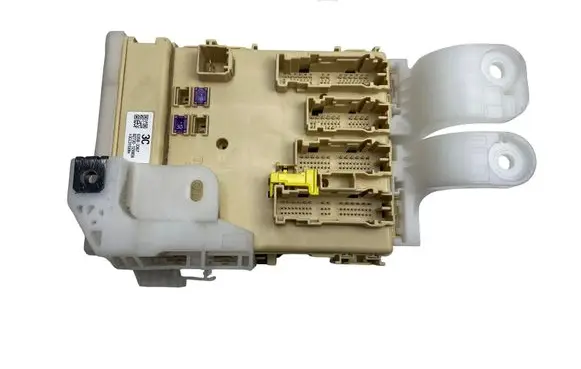 Toyota Auris E180 Fuse box set 8922102331