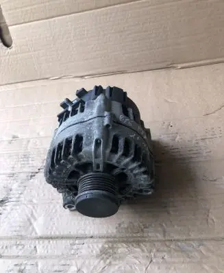 BMW 4 F32 F33 Generator/alternator 8578608 413057904