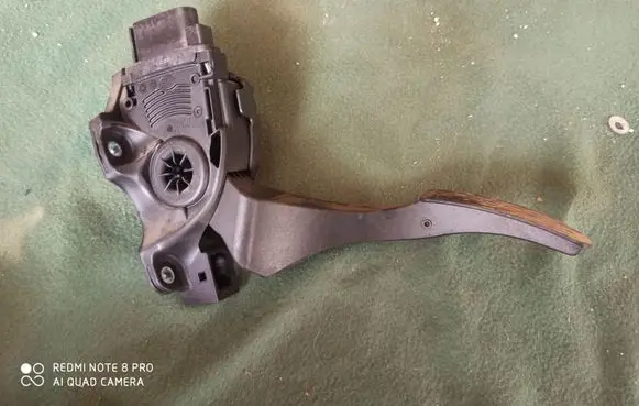Volvo S60 Accelerator throttle pedal 6G929F836CD