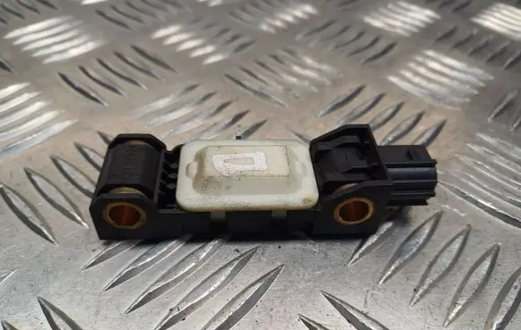 Nissan Note (E11) Airbag deployment crash/impact sensor 98830AY00A 0285003019