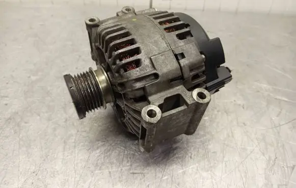 Mercedes-Benz C W204 Generator/alternator A0141541102 TG15C13