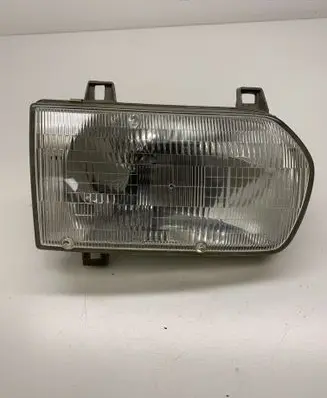 Nissan Pathfinder R50 Headlight/headlamp 11063403