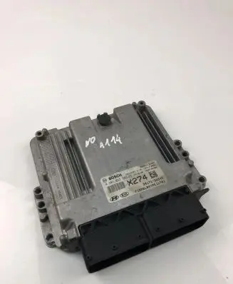 KIA Carens III Engine control unit/module ECU 391712A545 0281033603