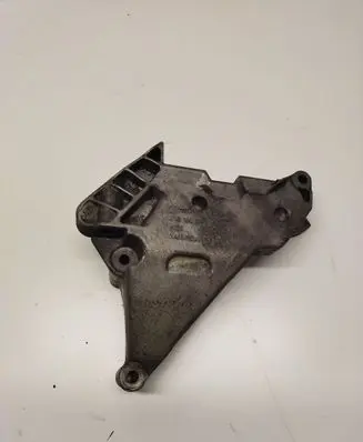 Skoda Octavia Mk2 (1Z) Engine mounting bracket 03G199207E