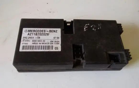 Mercedes-Benz CLS C219 Seat control module 0285011730 A2118702026