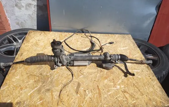Volkswagen Tiguan Steering rack 7805501469 1K0909144J