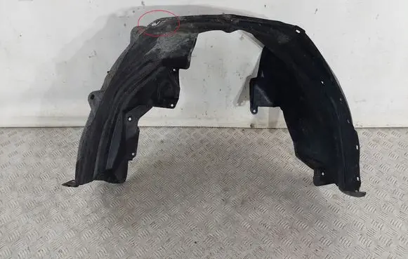 Front wheel arch liner splash guards