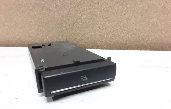 Audi A3 S3 8P Dashboard storage box/compartment 8P0941561E