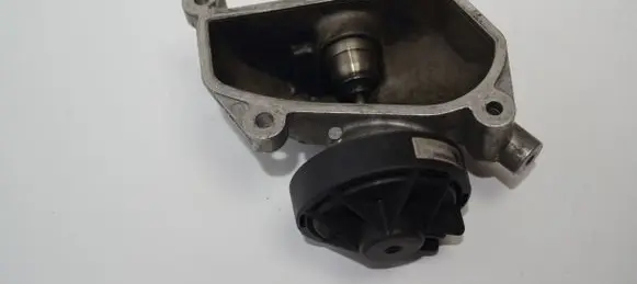 Mercedes-Benz Sprinter W901 W902 W903 W904 EGR valve MD880991