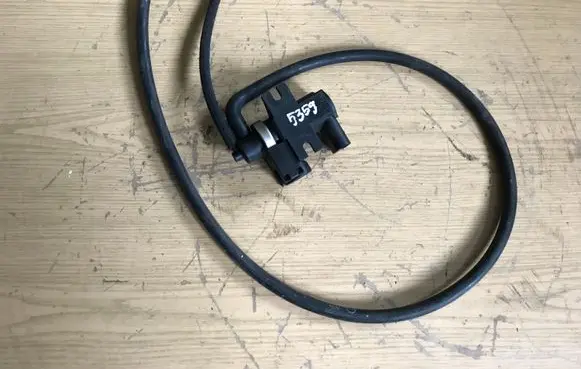 Audi A4 S4 B7 8E 8H Turbo solenoid valve 8E0906628