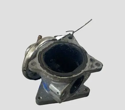Volkswagen Golf V EGR valve 038129637D
