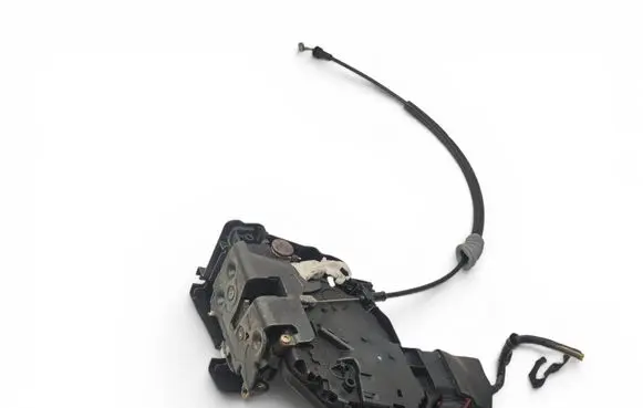 Volvo V50 Front door lock 30699441