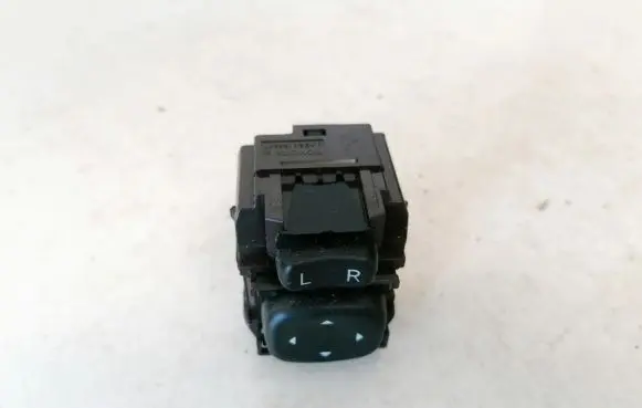 Toyota Avensis T270 Wing mirror switch 183647