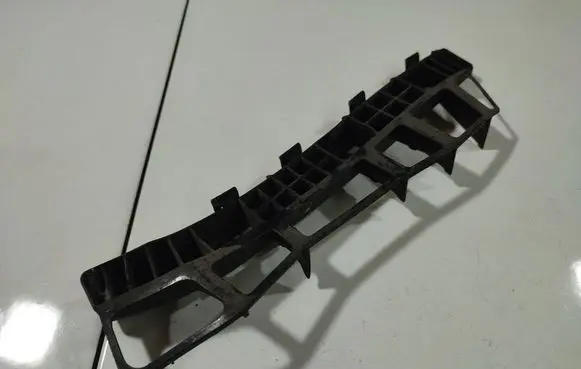 Hyundai i30 Front bumper mounting bracket 833132L000 83313-2L000
