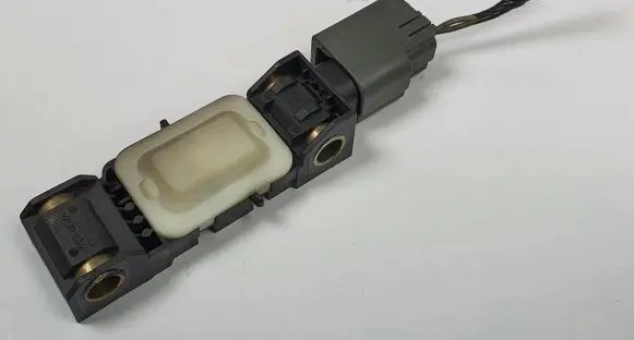 Jeep Grand Cherokee (WK) Airbag deployment crash/impact sensor 04671779AC