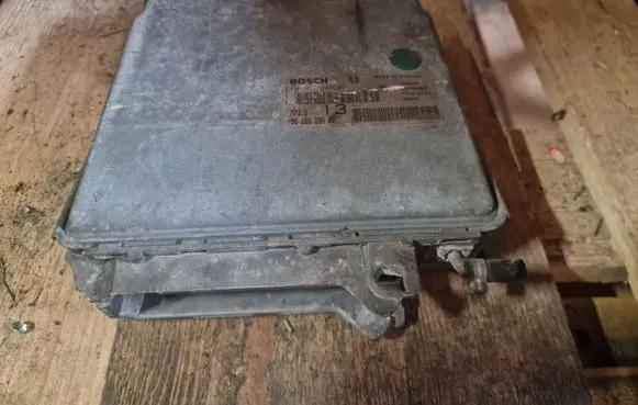 Peugeot 806 Engine control unit/module 0261200811