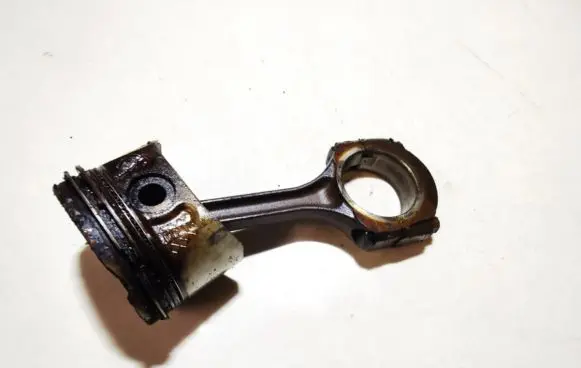 Piston with connecting rod