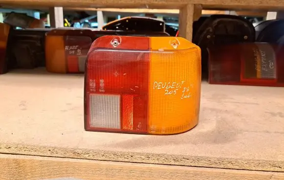 Peugeot 205 Rear/tail lights 1930