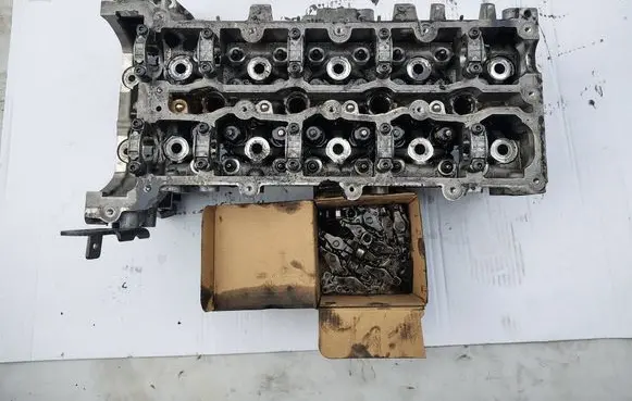 Mercedes-Benz Sprinter W906 Engine head R6510160201