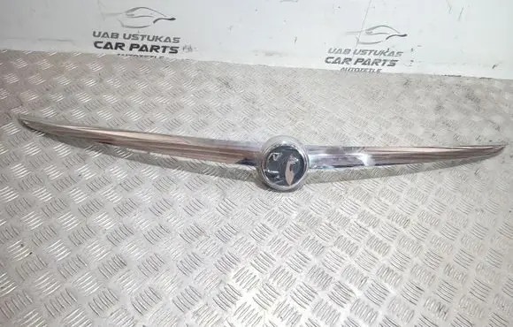 Opel Insignia A Tailgate trim 13244388