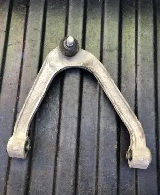 Infiniti FX Front upper control arm/wishbone 
