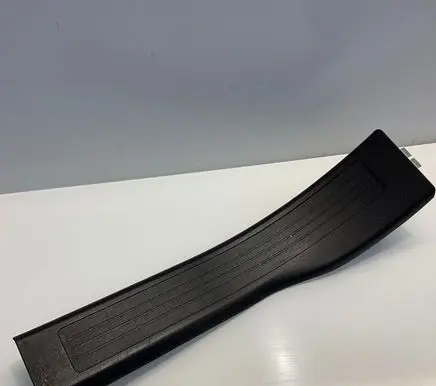 Mercedes-Benz ML W164 Rear sill trim cover A1646801235 501772 1646801235