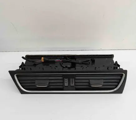 Audi A5 Dashboard air vent grill cover trim 8T1820951E