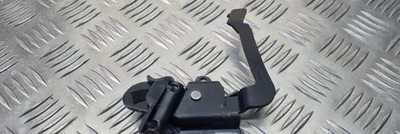 Peugeot 106 Seat back rest lock catch 