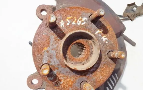 Toyota Auris 150 Front wheel hub