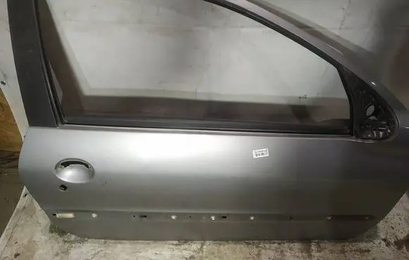 Peugeot 206 Front door pilkos