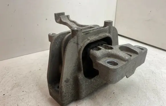 Skoda Octavia Mk3 (5E) Engine mount bracket 5Q0199262BH