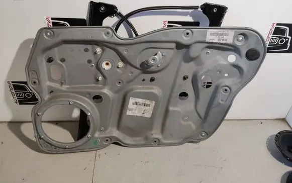 Volkswagen Touran I Front window lifting mechanism without motor 1T1837730R 00183586 117104D