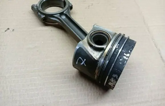 Volkswagen PASSAT B8 Crankshaft 04LADE