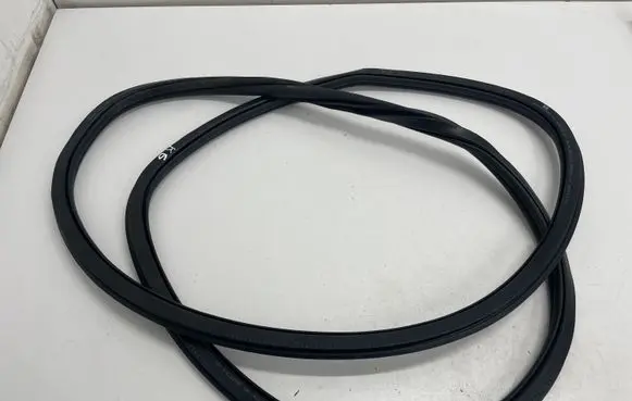 Skoda Kodiaq Rear door rubber seal (on body) 565867367