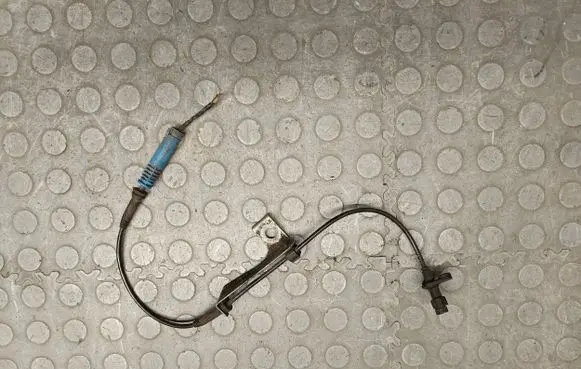 BMW 5 E39 ABS brake wheel speed sensor 34526756375 6756375