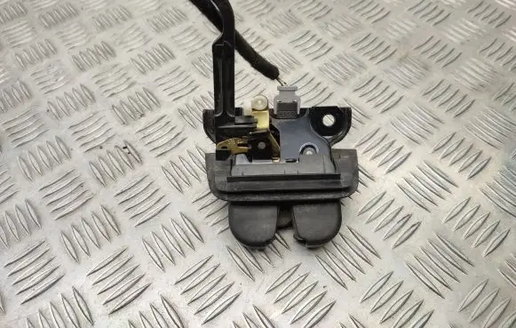 Audi A3 S3 A3 Sportback 8P Tailgate/trunk/boot lock/catch/latch 8P3827520A