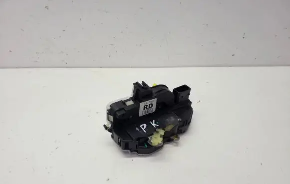 Chevrolet Volt I Rear door lock 13577966