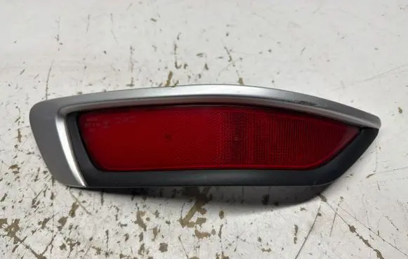 Volvo XC70 Rear bumper corner part panel trim 31353578