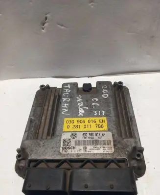 Volkswagen Touran I Engine control unit/module 03G906016HN 0281012272 0281011786