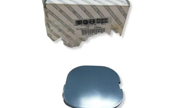 Fiat 500L Front tow hook cap/cover 735603434