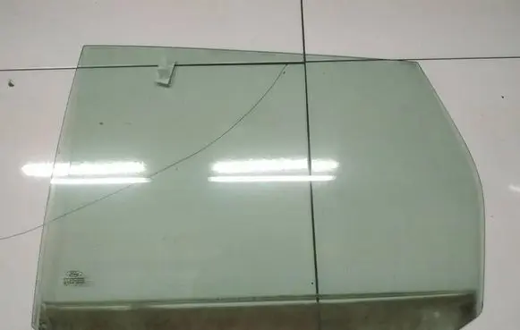 Ford Focus Rear door window glass as2