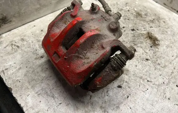 Nissan Murano Z50 Front brake caliper